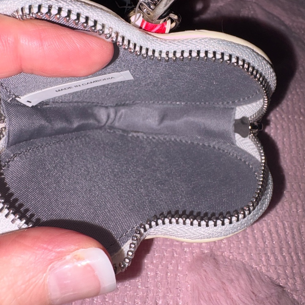 NWT Madden Girl heart shaped coin purse - Picture 4 of 5